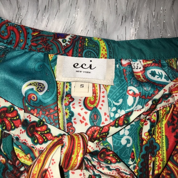 *ECI Cold Shoulder & Tie V-Neck Blouse - Picture 8 of 8